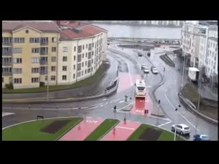 roundabout bus lane